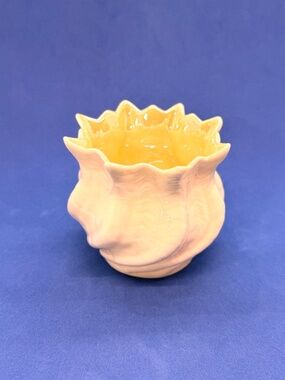 Belleek Pottery Neptune Twisted Shell Vase
